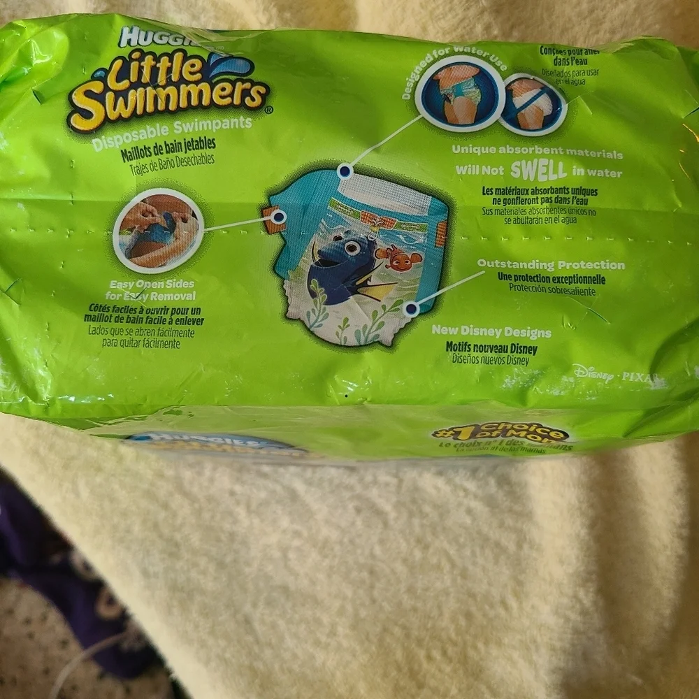 Huggies Little Swimmers Finding Dory S P 16-26 lbs NWOT 20 Count